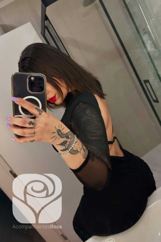 Acompanhantes Lisboa. Acompanhantes de Luxo Lisboa. Foto da Acompanhante de Luxo Ágata Ferrari 965525510. Atualmente disponível Lisboa | Picture Verified Escort