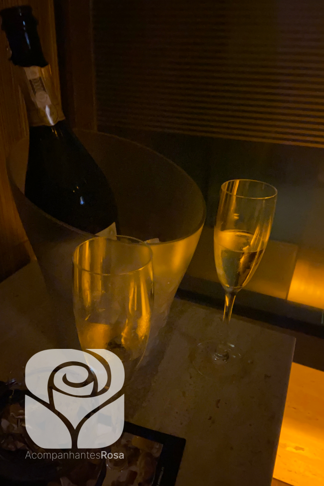 Acompanhantes Porto. Acompanhantes de Luxo Porto. Foto da Acompanhante de Luxo Eduarda 910592248. Atualmente disponível Porto | Picture Verified Escort