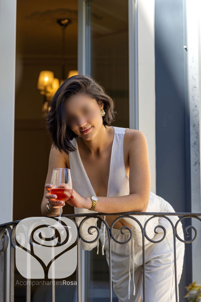 Acompanhantes Porto. Acompanhantes de Luxo Porto. Foto da Acompanhante de Luxo Júlia Murad  932382745. Atualmente disponível Porto | Picture Verified Escort